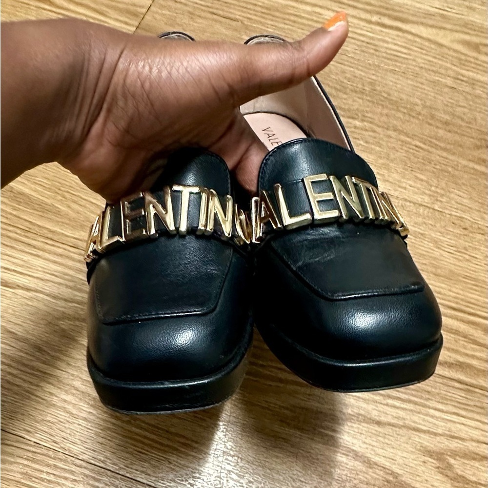 VALENTINO BY MARIO VALENTINO
Rosalinda Logo Leather Heeled Loafers - Picture 5 of 16